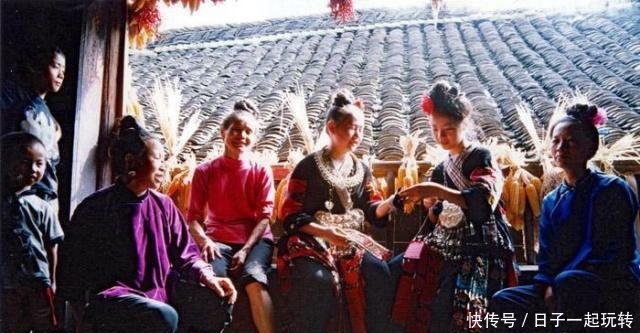 去苗寨,小伙子不要随便接姑娘送上来的一样东西,除非想留在苗寨