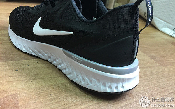 Nike跑鞋 Odyssey Recact 轻晒单