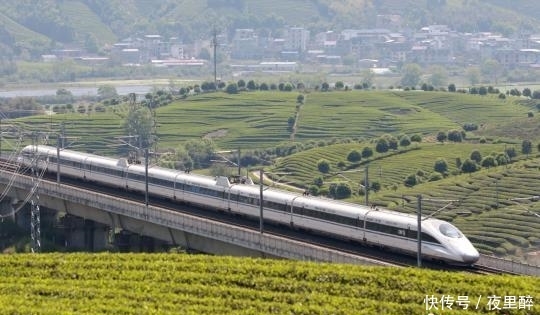 中国铁路4月10日起将实行新列车运行图