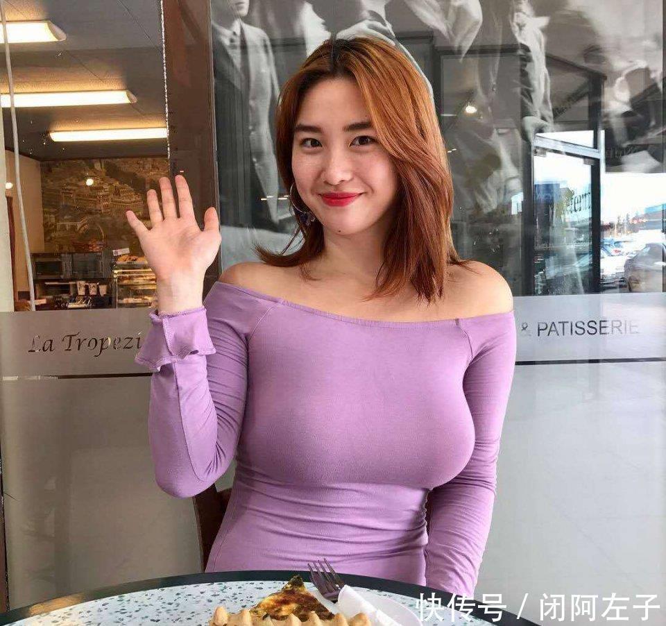  『扭腰』街拍性感小姐姐来袭，紧身衣彰显时尚，热舞扭腰性感爆表