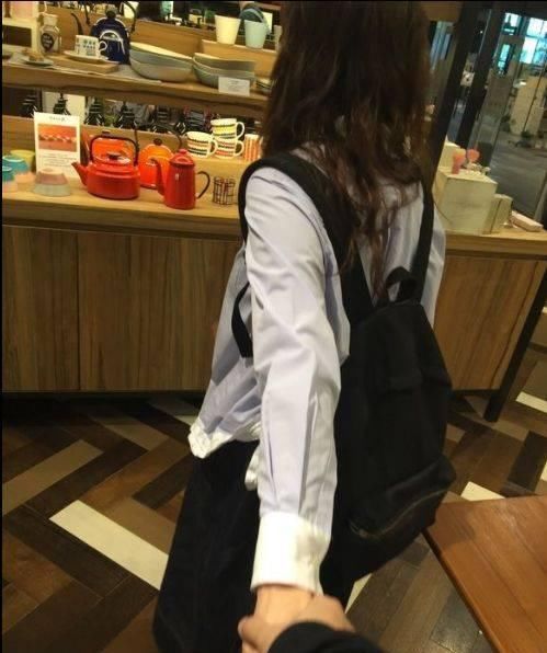  小说集：成名29年，与助手娶妻生子...小说集里的小故事如愿以偿了！