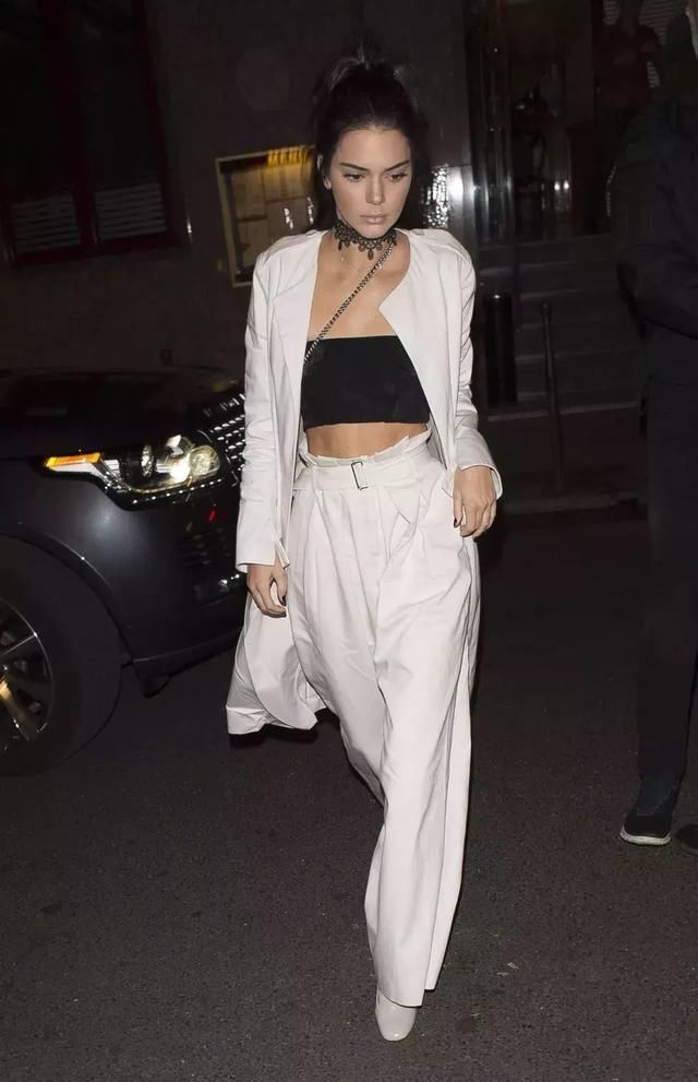 慵懒甜美超酷girl,卡戴珊家金小妹!