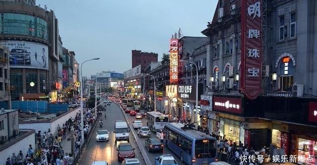 湖北霸王城市以大自居，GDP差不多是第二至第六城市总和