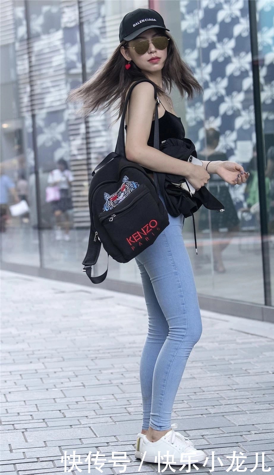  小姐姐|街拍：小姐姐你完全不必用力凹造型，你站在那就很美了