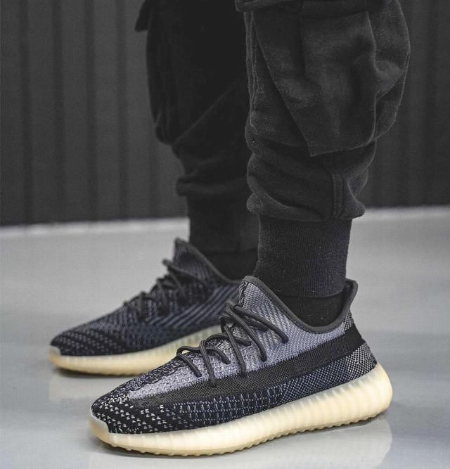  [预警]莆里莆气？YEEZY BOOST 350 V2「Asriel」无预警实物曝光！