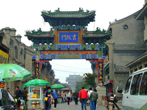 去西安旅游，历史古迹众多，却有一点让人心烦，本地人都吐槽！