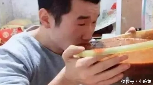 『连人』网红吃播有多“假”龙虾是塑料,辣椒油是饮料,连人都“造假”