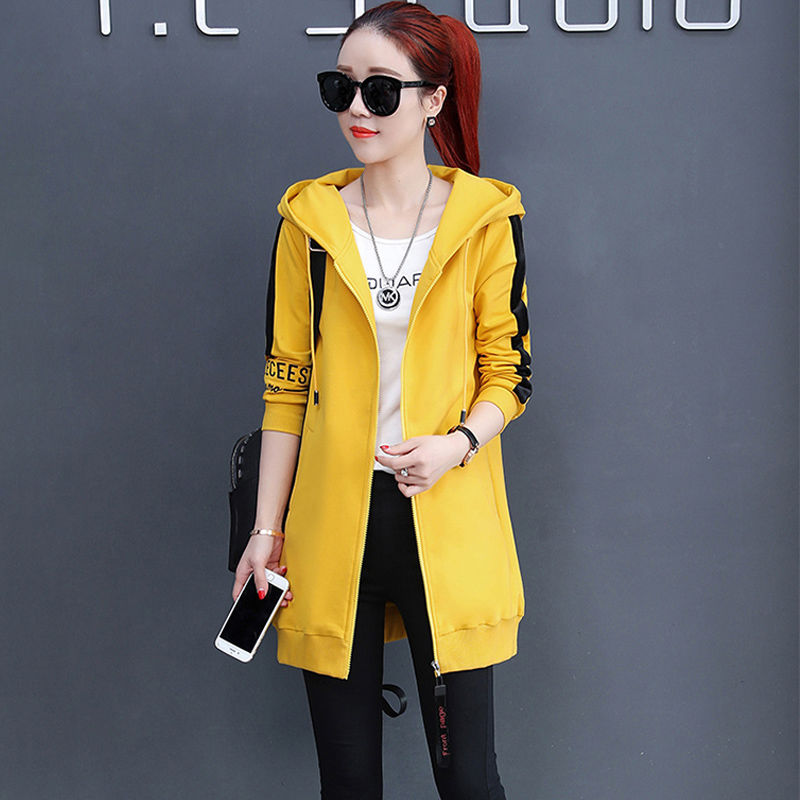 难怪，163斤妈妈连买3件这卫衣，搭短裙穿美爆了，咋穿咋美