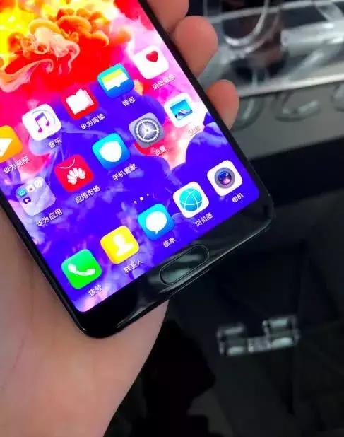 搭载麒麟旗舰处理器,玻璃机身不发烫,这款华为