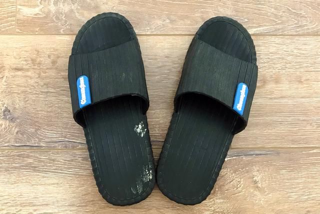 外出旅游住酒店,这3样东西尽量不要用,导游:我都自己带