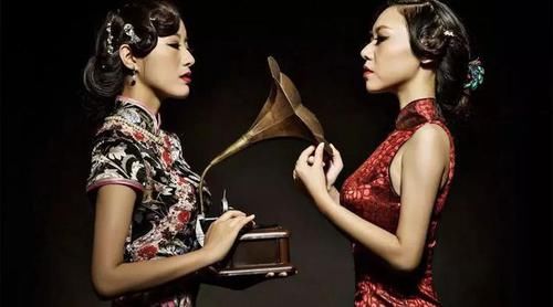 敦煌举办旗袍服饰文化展演