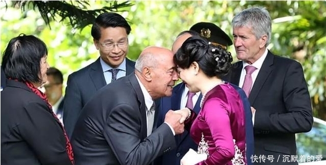 「韵味」越南第一夫人太惊艳!一袭紧身中国风旗袍,尽显东方女性独特韵味