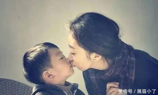 【女人】被王菲夸赞,与窦靖童同台,黄觉的妻子到底是怎样的宝藏女人?