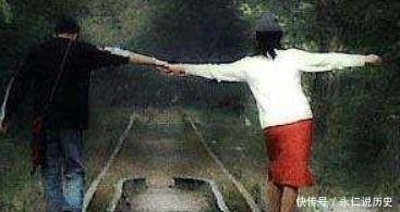 火车上屎尿都哪里去了，是直接排放到铁轨上吗还是另外处理！