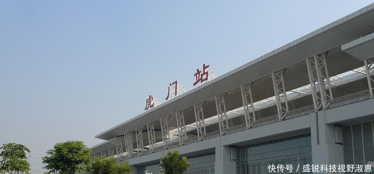 我国距离地面最高的高铁站，站台高于地面约18米，有空中火车站之