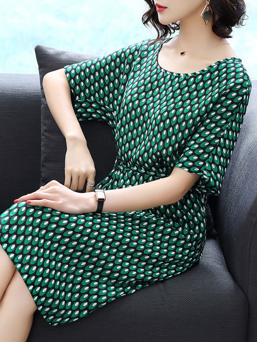 奔四因为连衣裙而焕发新风尚，用简奢发现品位生活中的小亮点