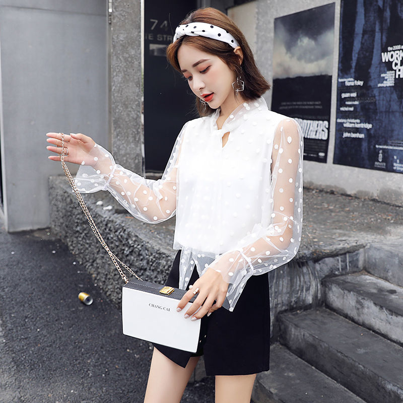大暑天，别在穿紧身裤了!小衫搭配短裙，80后穿嫩 美 瘦