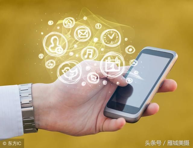 衡阳男子谣传“母亲用凳子罩儿打麻将”被拘:微信群不是法外之地