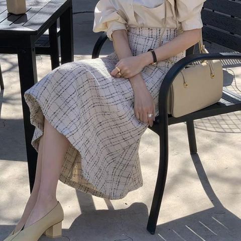  「气质」真正精致的女人，穿衣打扮都有这2个特征，美的高级又气质