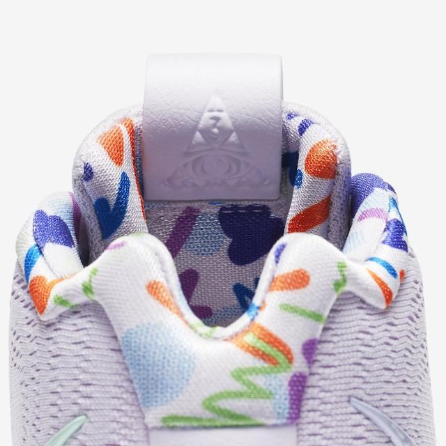 烟花般炫彩外底！新配色 Kyrie 4 将于下月发售！