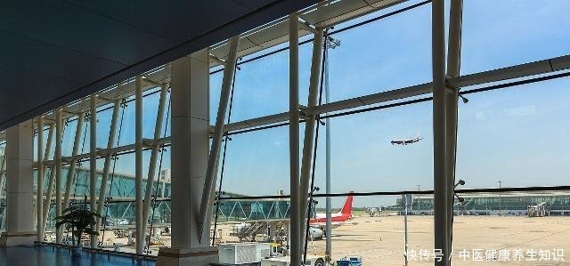  #老三#中部老三爆发武汉前4月旅客吞吐量888万，增速全国大型机