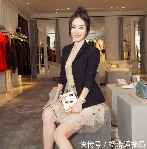 霍思燕真有创意，竟把一双“芭蕾舞鞋”改良，穿出逆天白鹤腿！