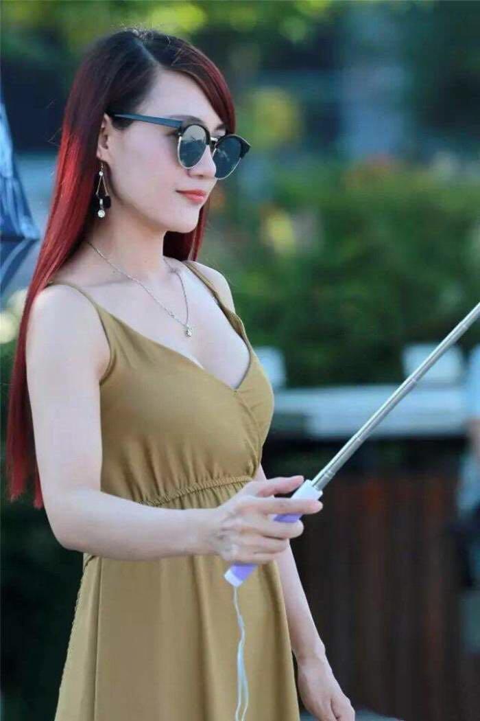 时尚街拍：原来“女胖子”也能别有润味，这种视觉冲击不亚于冲田