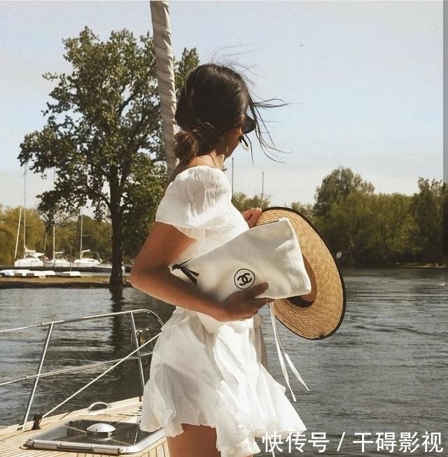  #小姐妹们#如何利用包包来提升气质？穿搭小白必学功课，让你成为时髦精