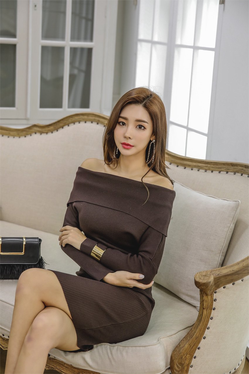 伯威克重逢一字香肩线织裙