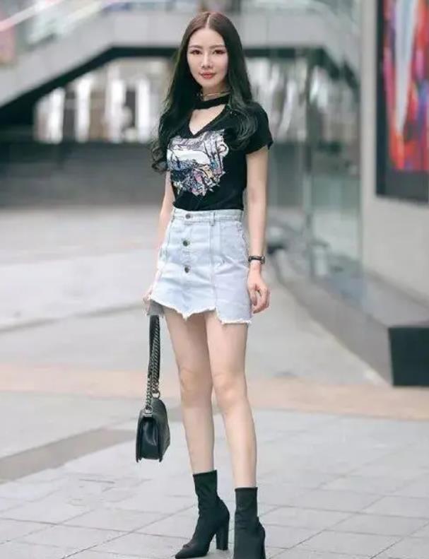 美女■街拍:艳若桃李的美女,一条红色的连衣裙,时尚女性魅力