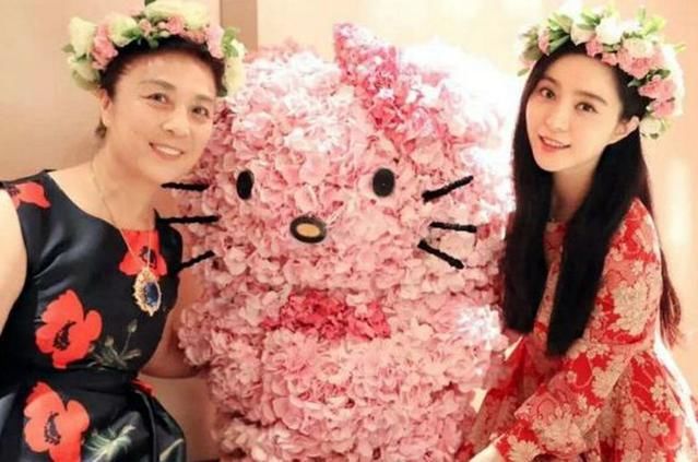 摘掉婚戒又传分手?李晨官方做出回应，网友:大猪蹄子不要解释