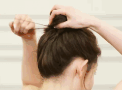 心痛| 娜扎这本发型教科书也踩雷了?这样扎丸子头简直自寻死路...