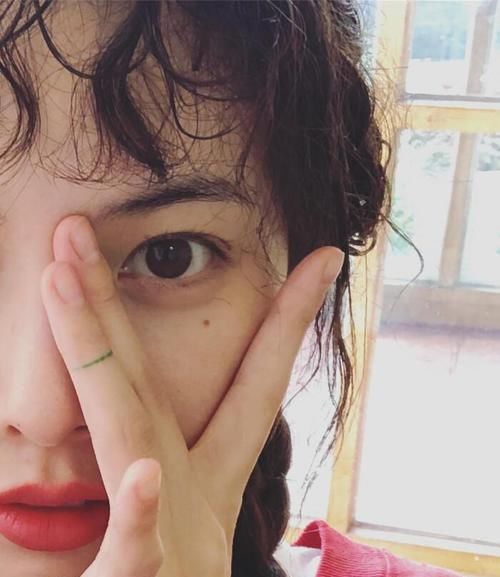  看起来：眼睛拥有这3个“特征”的女人，会自带眼妆效果，不化妆更好看