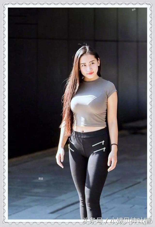 街头偶遇傲人身姿，眼神超有杀伤力，忍不住回头看了三遍