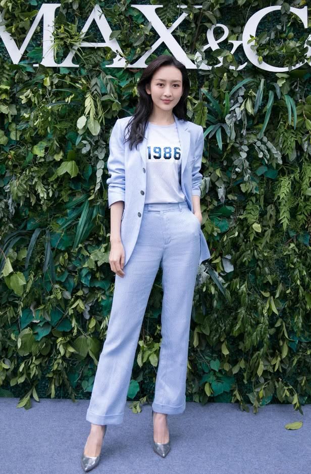 她演戏10年刚迎来翻红，却因绯闻遭全网黑，风格多变穿搭美！