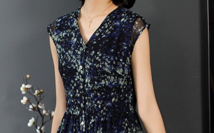 倘若60后的你还烦恼穿什么，看看下面印花A字秋裙，十足女人味