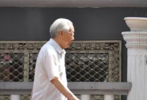  养老金|社保交满15年后，为什么还要坚持交社保呢？正确答案又是