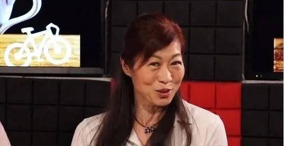  恋恋不舍：又一国宝级明星离巢！TVB主持人法律效力36年完毕宾主关系 称沒有恋恋不舍