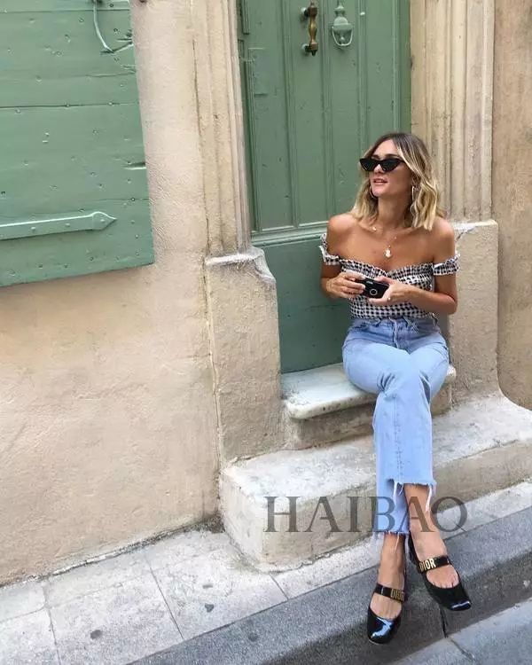 现在的女明星都流行穿这件?适合大胸妹的衣服终于有了!