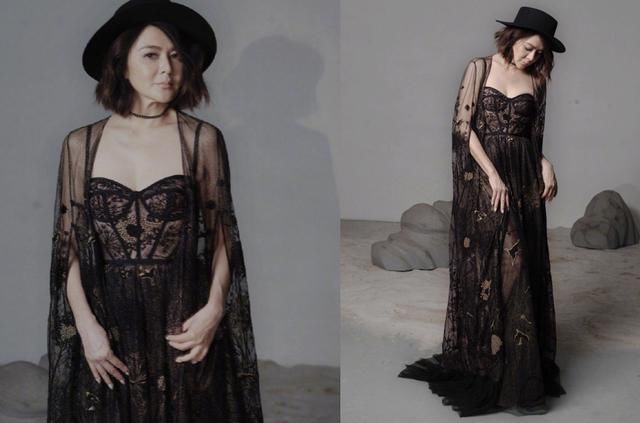 关之琳不服老，穿深V裙惊艳亮相大秀身材，网友：胸前图案是亮点