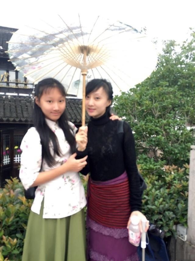 「懂事」云飞成名后却抛弃妻子,前妻独自带女儿生活,女儿乖巧又懂事!