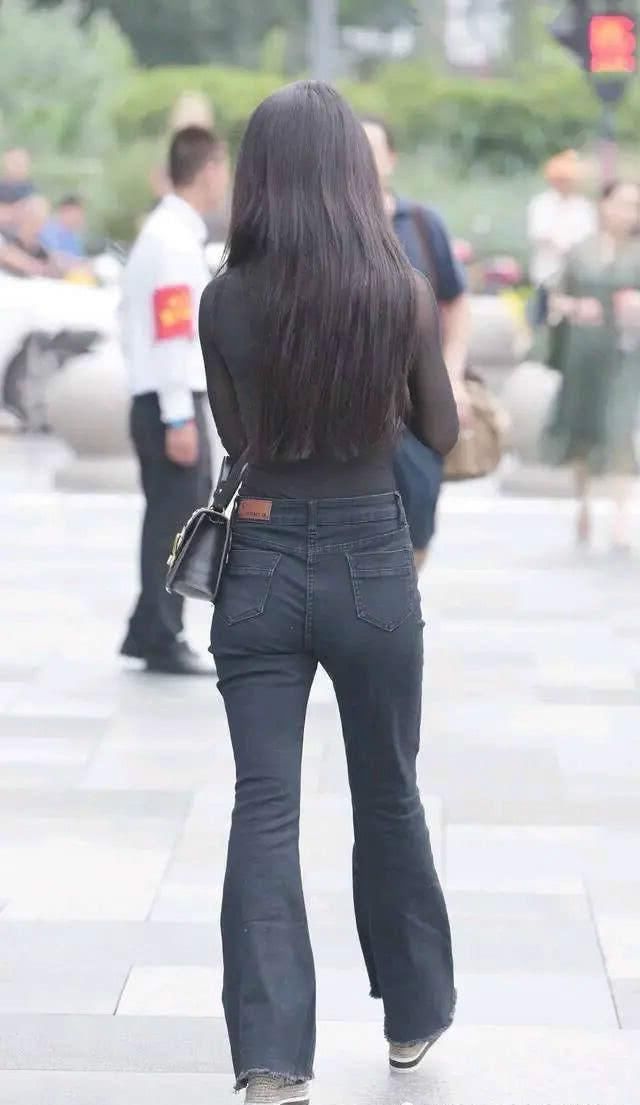 #显瘦#腿粗的女人“远离”短裙,学着穿阔腿裤,显瘦又不邋遢!
