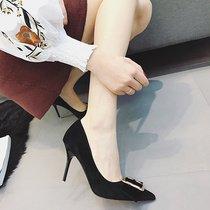 露脚的凉鞋。只要穿搭合适, 总能营造出倾国之姿