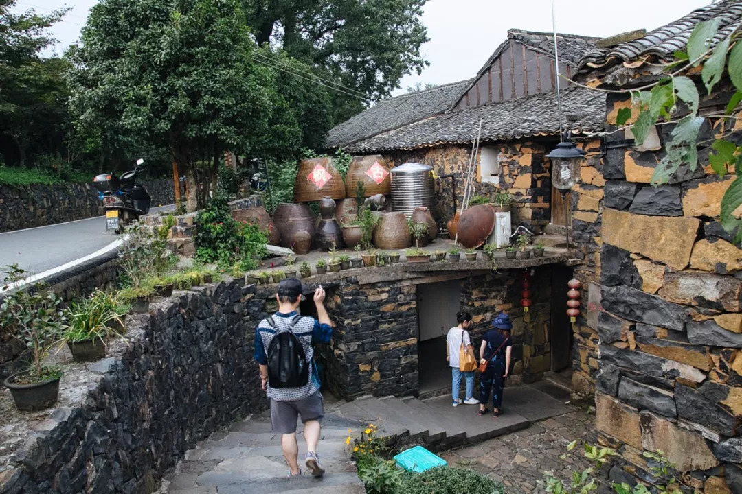 表情包亮了!都市快报文创小分队走进磐安,设计师有大发现……