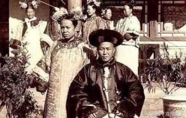 国300年,没有推广满语,反而还使得满语消亡!