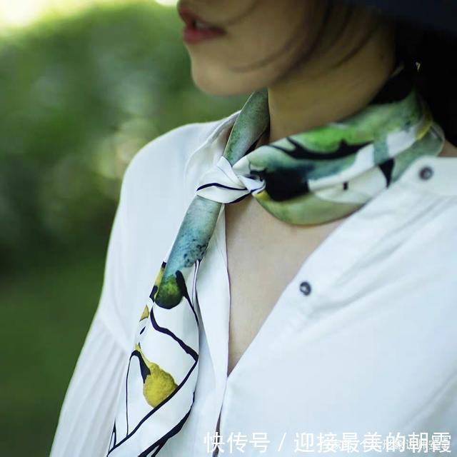 #女人#女人长期戴丝巾有什么好处很多人只觉得好看,别想歪这才是实情