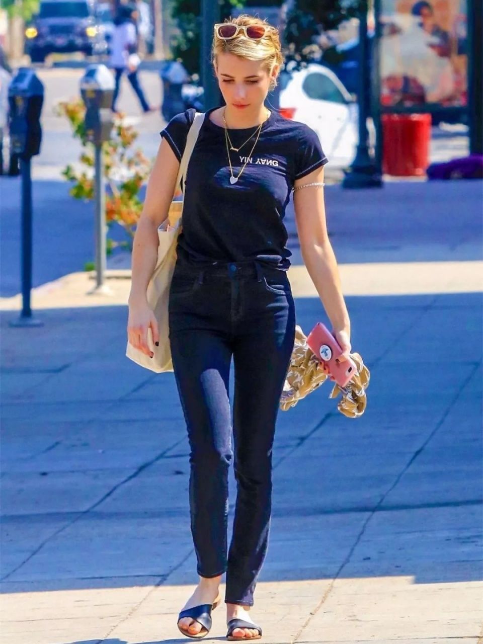  平底鞋+高腰裤穿得好，真没高跟鞋什么事了!