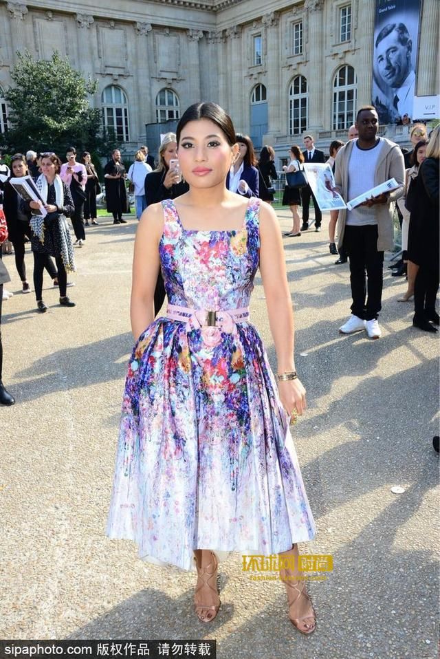 看腻了美颜大长腿 这位混时尚圈的泰国公主也算画风奇特了