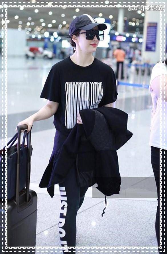 当刘亦菲和李菲儿同穿一件T恤衫，网友:再也找不到不减肥理由了