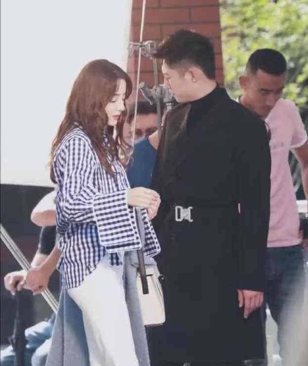 『欣喜若狂』《枕上书》后热巴不再低调,连上四部剧,粉丝欣喜若狂